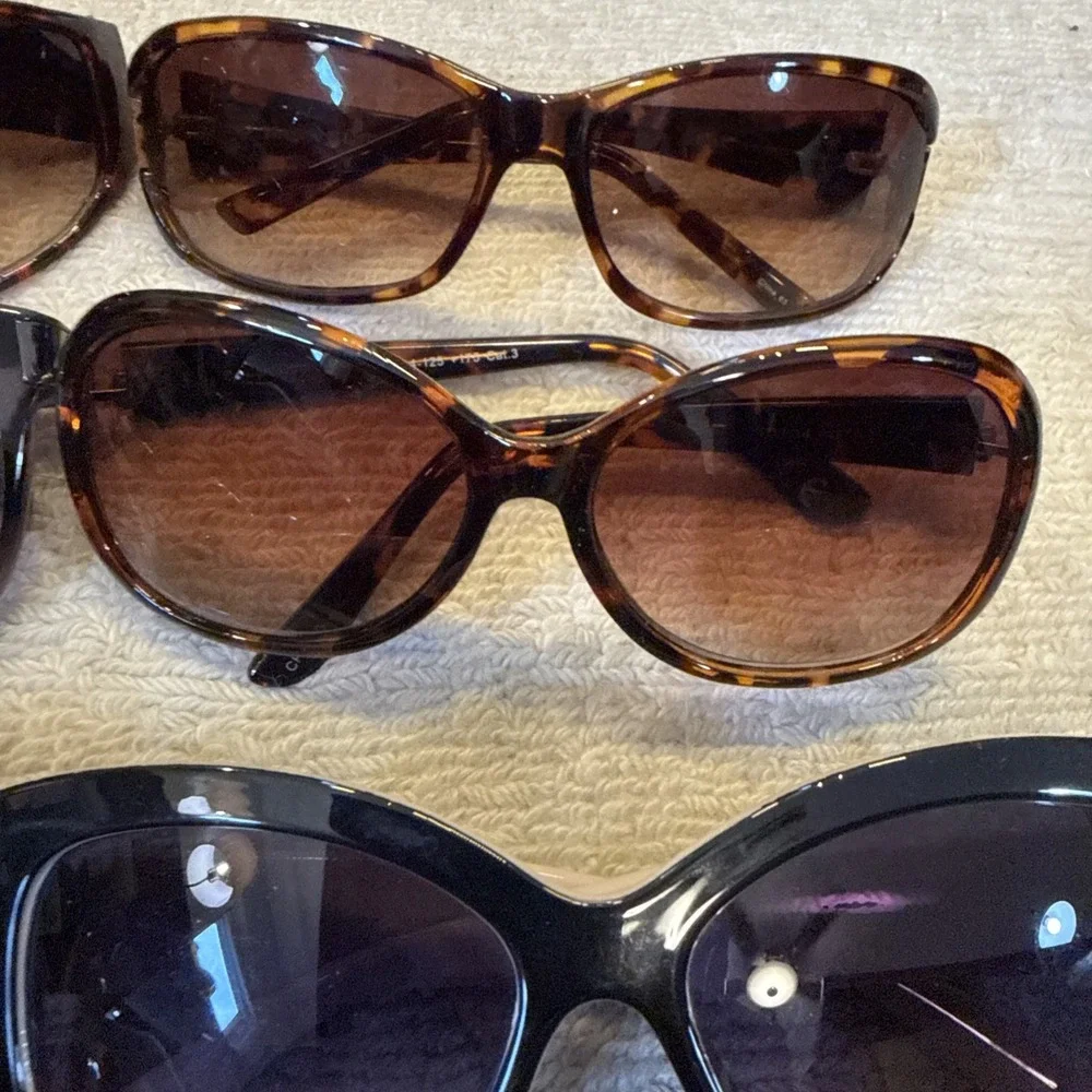 10 prs Oversized sunglasses: Lauren Conrad, Jones NY, Dana Bachman, DesignOptic